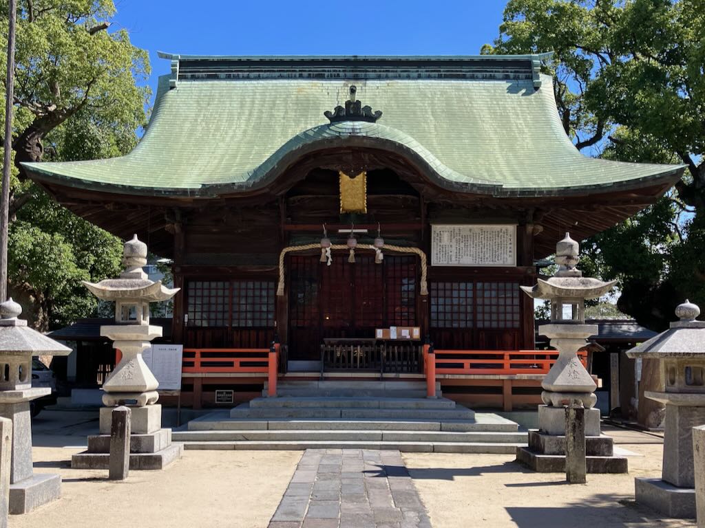 与賀神社の拝殿